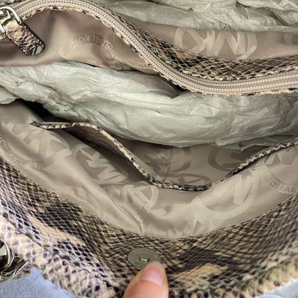 Michael Kors Collette Dark Sanf shoulder tote bag purse. New w tag - Picture 3 of 6